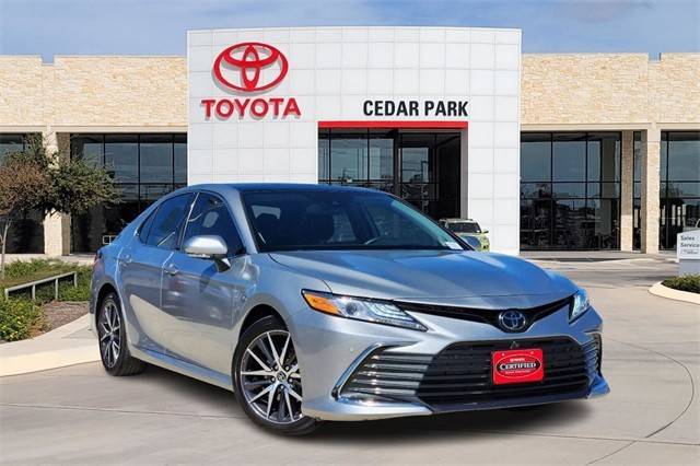 2022 Toyota Camry XLE V6 FWD photo