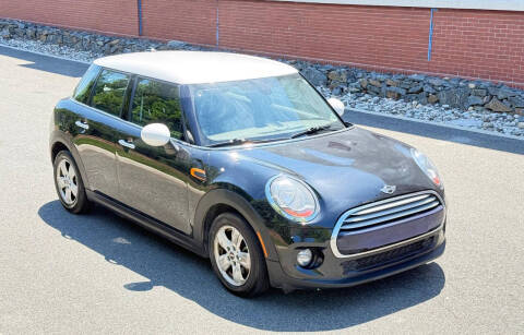 2015 MINI Hardtop 4 Door FWD photo