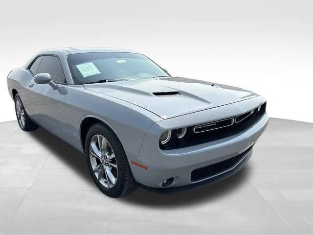 2021 Dodge Challenger SXT AWD photo