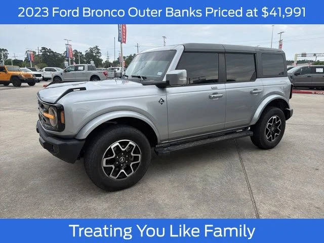 2023 Ford Bronco 4 Door Outer Banks 4WD photo
