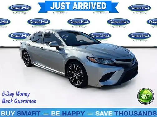 2018 Toyota Camry Hybrid SE FWD photo