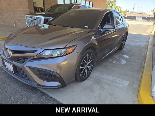 2022 Toyota Camry SE FWD photo