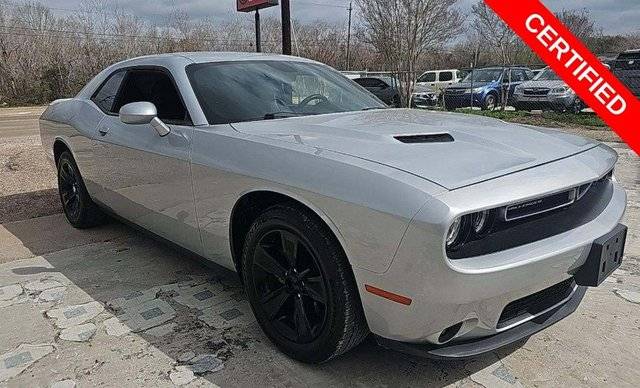 2021 Dodge Challenger SXT RWD photo