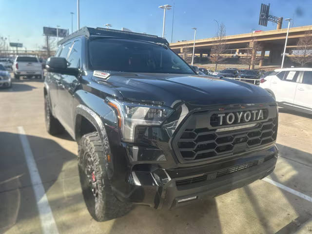 2023 Toyota Sequoia SR5 4WD photo