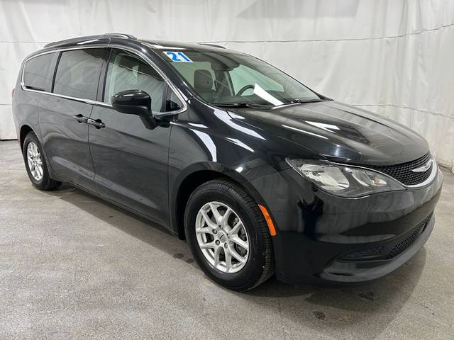 2021 Chrysler Voyager LXI FWD photo