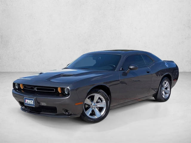 2021 Dodge Challenger SXT RWD photo