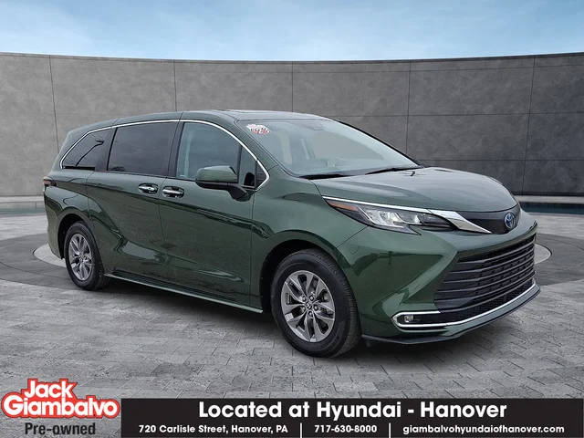2023 Toyota Sienna XLE AWD photo