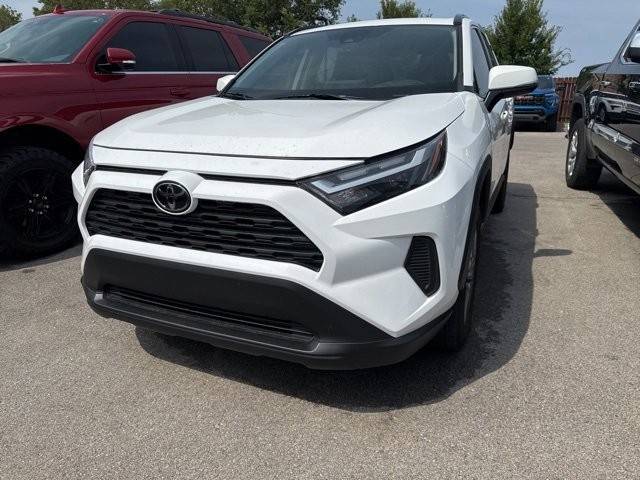 2022 Toyota RAV4 XLE AWD photo