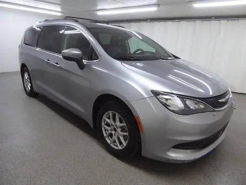 2021 Chrysler Voyager LXi FWD photo