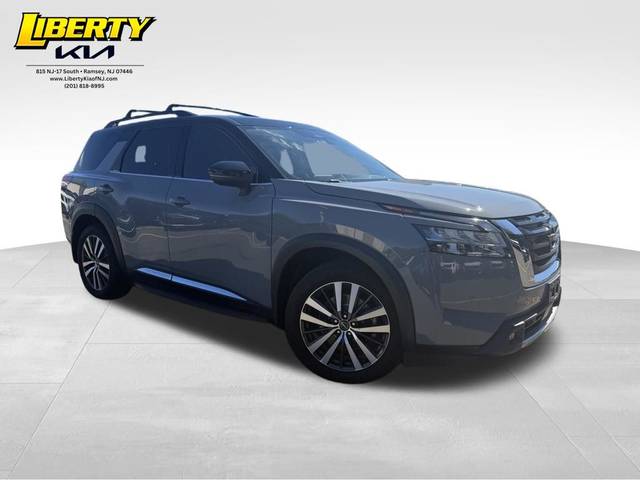 2022 Nissan Pathfinder Platinum 4WD photo