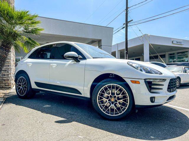 2015 Porsche Macan S AWD photo