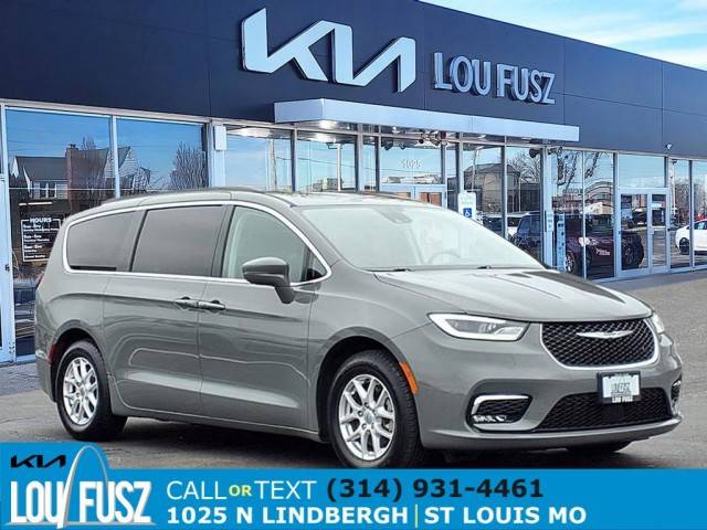 2022 Chrysler Pacifica Minivan Touring L FWD photo