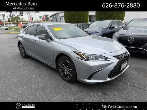 2023 Lexus ES ES 300h FWD photo