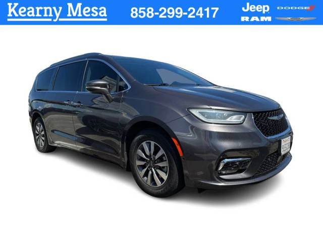 2021 Chrysler Pacifica Minivan Hybrid Touring L FWD photo