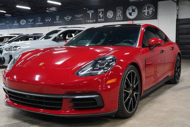 2020 Porsche Panamera RWD photo