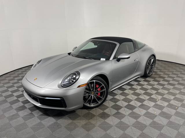 2023 Porsche 911 4 GTS AWD photo