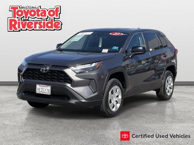 2023 Toyota RAV4 LE FWD photo