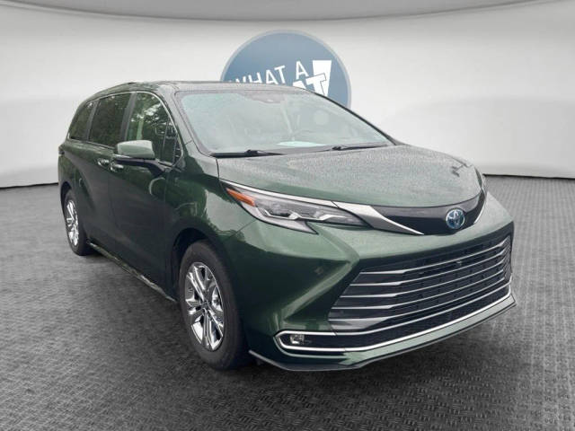 2023 Toyota Sienna Platinum AWD photo