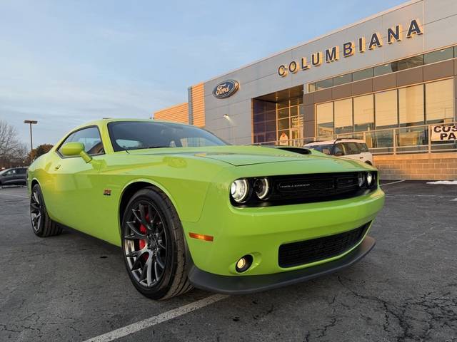 2015 Dodge Challenger SRT 392 RWD photo