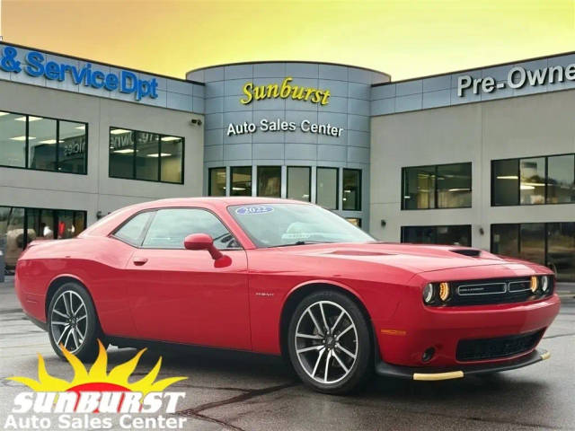 2022 Dodge Challenger R/T RWD photo