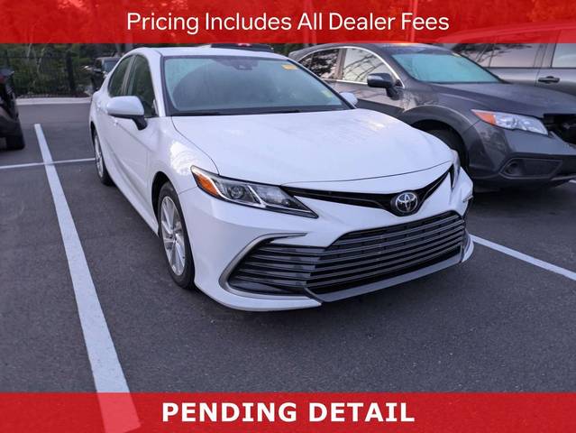 2023 Toyota Camry LE FWD photo