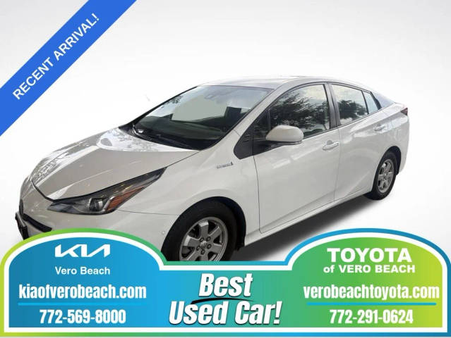 2021 Toyota Prius L Eco FWD photo