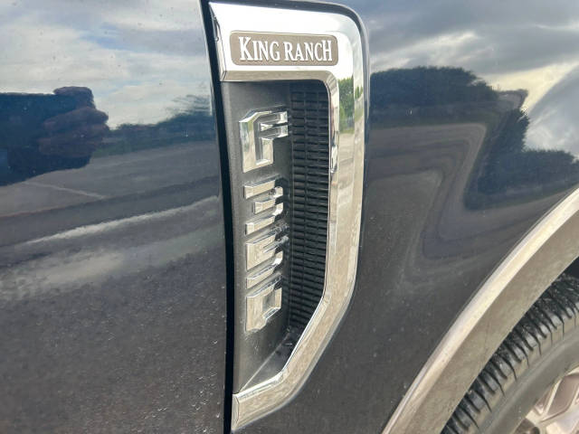 2022 Ford F-350 Super Duty King Ranch 4WD photo