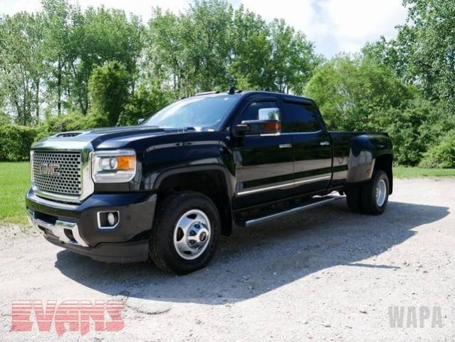 2017 GMC Sierra 3500HD Denali 4WD photo