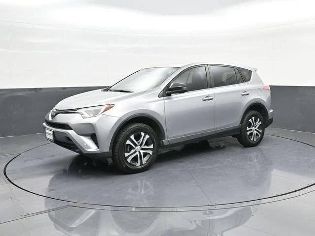 2018 Toyota RAV4 LE FWD photo