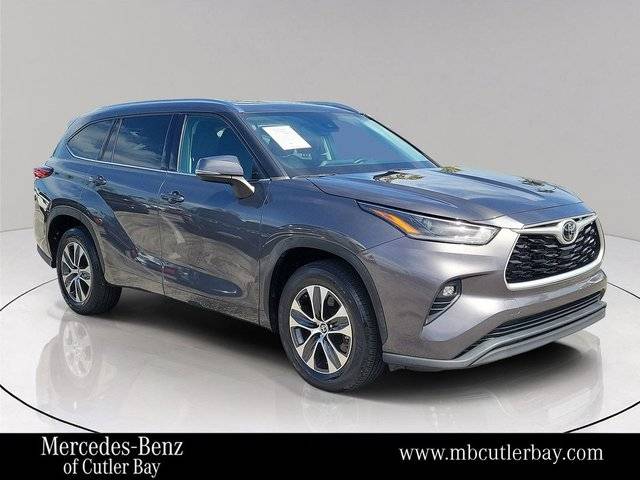 2021 Toyota Highlander XLE FWD photo