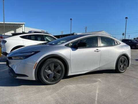 2023 Toyota Prius LE FWD photo