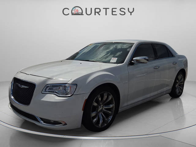 2018 Chrysler 300 Limited RWD photo