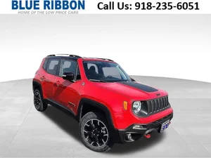2023 Jeep Renegade Trailhawk 4WD photo