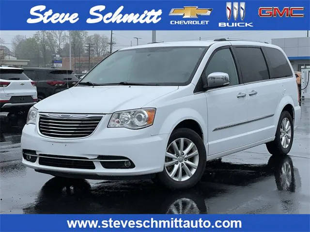 2016 Chrysler Town and Country Limited Platinum FWD photo