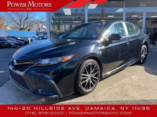 2021 Toyota Camry SE FWD photo