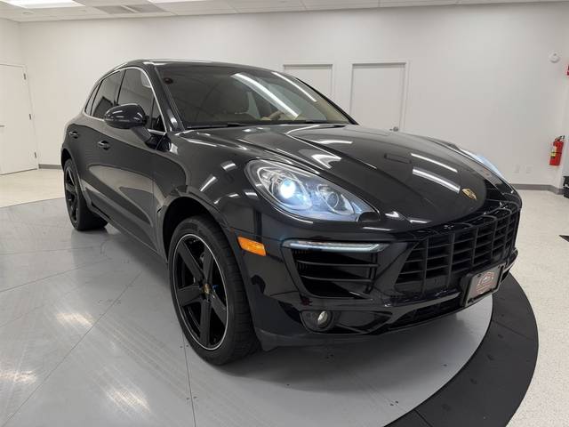 2016 Porsche Macan S AWD photo