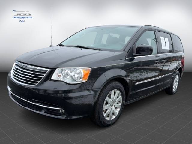 2016 Chrysler Town and Country Touring FWD photo