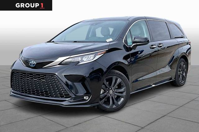 2023 Toyota Sienna XSE FWD photo