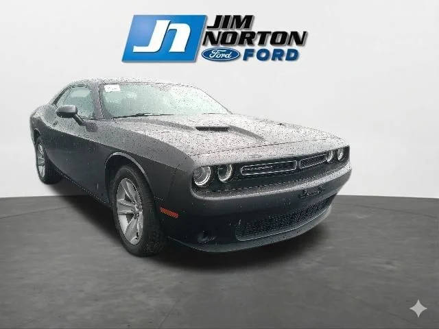 2023 Dodge Challenger SXT RWD photo