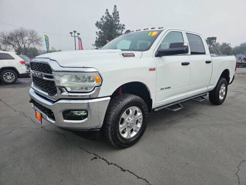 2019 Ram 3500 Tradesman 4WD photo