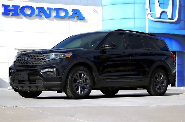 2023 Ford Explorer XLT RWD photo