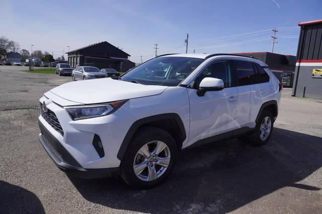 2021 Toyota RAV4 XLE FWD photo