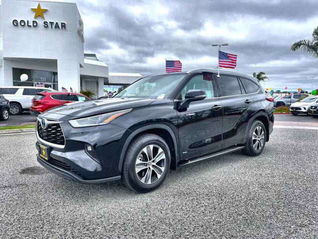 2021 Toyota Highlander Hybrid XLE AWD photo