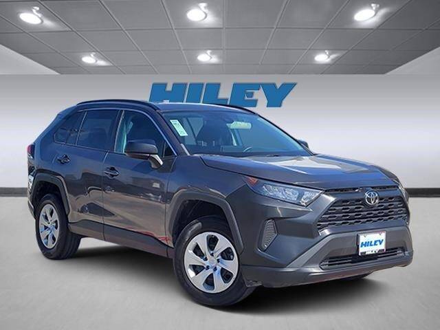 2021 Toyota RAV4 LE FWD photo