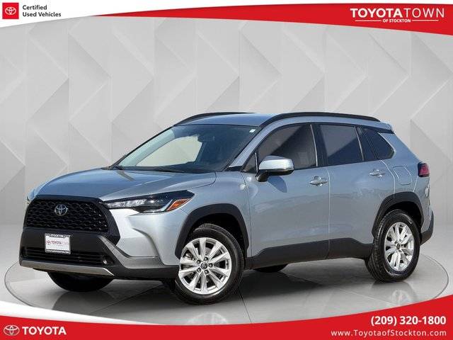 2023 Toyota Corolla Cross LE FWD photo