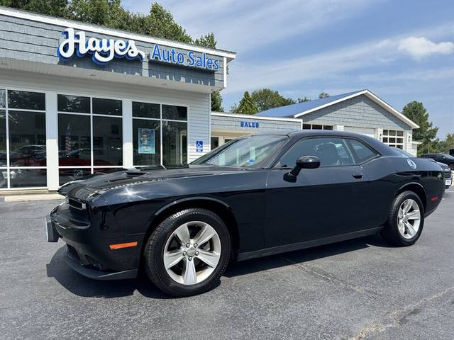 2021 Dodge Challenger SXT RWD photo