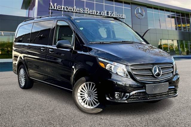 2023 Mercedes-Benz Metris  RWD photo