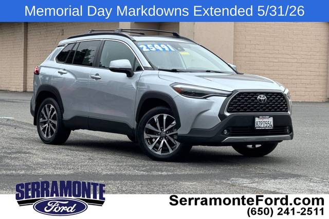 2022 Toyota Corolla Cross XLE AWD photo