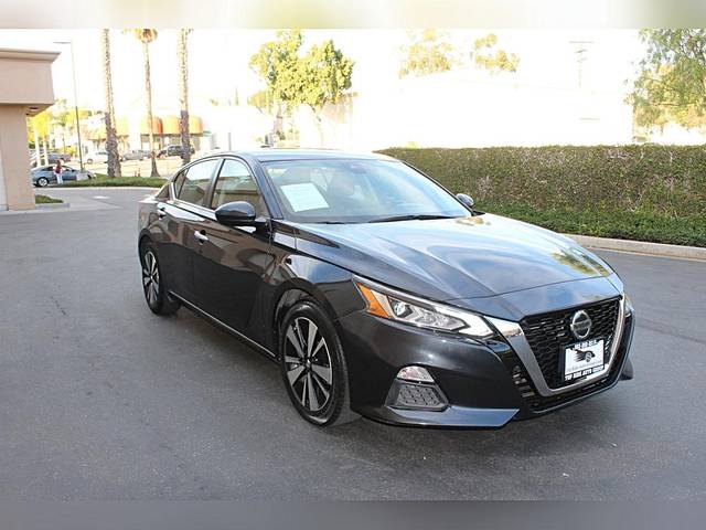 2021 Nissan Altima 2.5 SV FWD photo