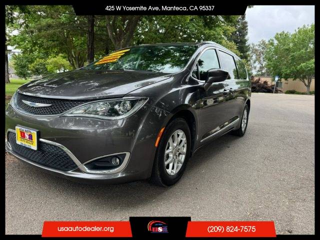 2020 Chrysler Pacifica Minivan Touring L FWD photo